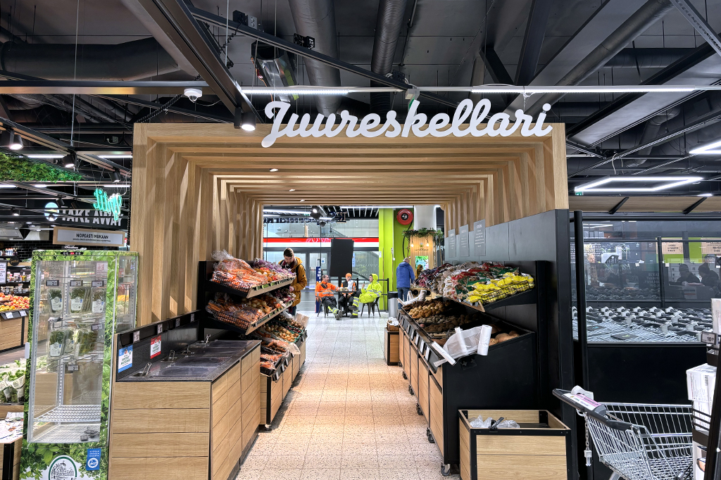 K-Supermarket Lippulaivan vihannesosaston juureskellari